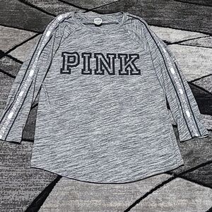 VS PINK 2017 Logo Stripe Baseball Tee-Shirt
